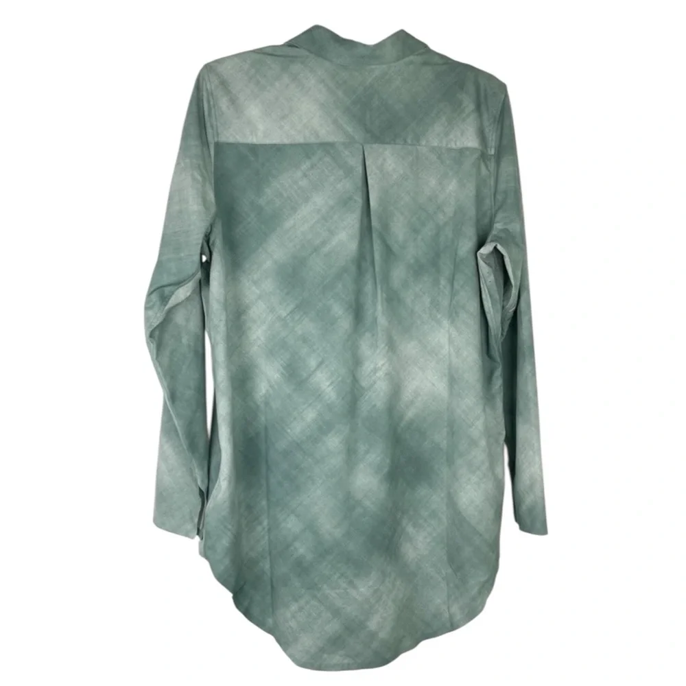 ATHLETA Urbanite Printed Oversized Button-Up Shirt in Denali Green Size M/PETITE - Picture 5 of 11